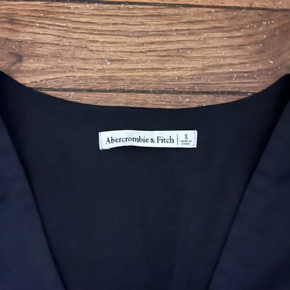 Abercrombie and Fitch Black Tie Back Top - Picture 5 of 5